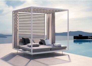 Cama balinesa cuadrangular