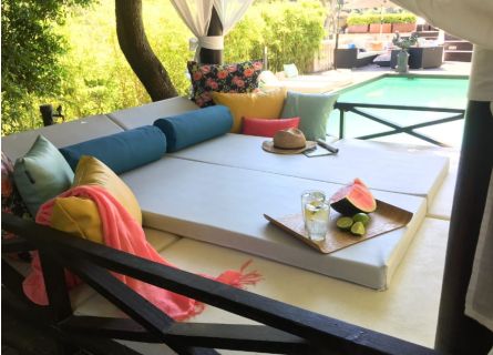 Cama balinesa cuadrangular