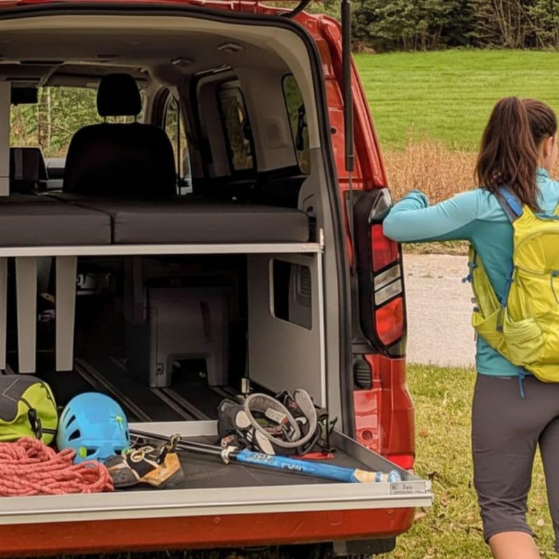 Cómo influye la base de la cama en el descanso dentro de una furgoneta camper