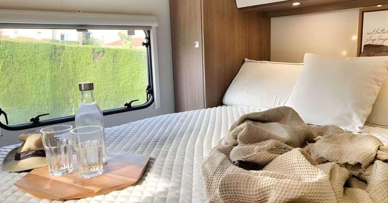 Consejos para dormir cómodo en una caravana con techo elevable: Cómo mejorar tu colchón
