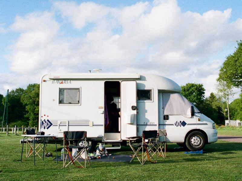 autocaravana blanca 