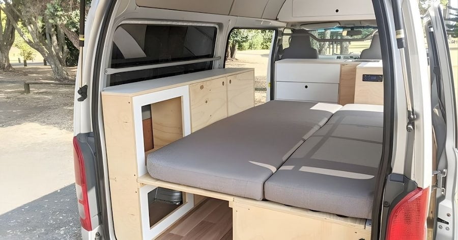 colchón camper con esquinas recortadas